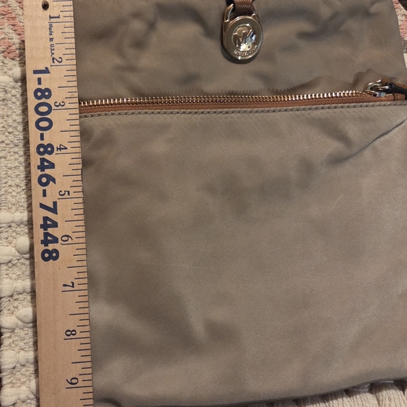 Michael Kors Purse In Tan - Picture 4 of 12